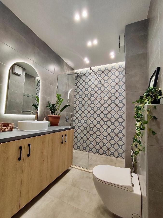 Apartamento Modern Style 2Br-Apt - 10Min To Skanderbeg Square Tirana Exterior foto