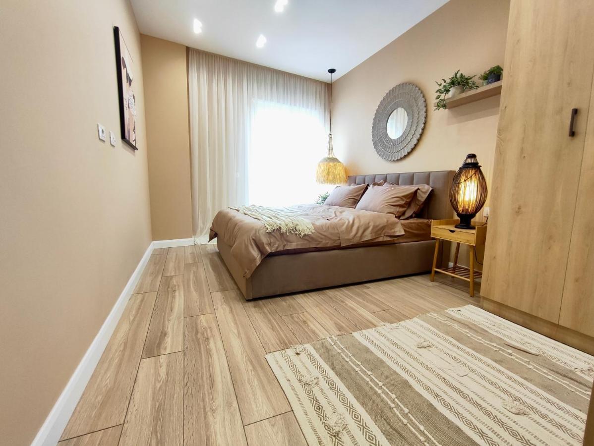Apartamento Modern Style 2Br-Apt - 10Min To Skanderbeg Square Tirana Exterior foto